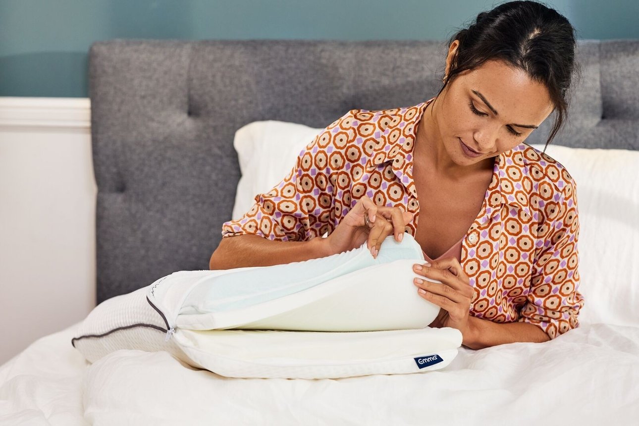 Emma® Foam Pillow Adjustable For All Sleepers Designed by Sleep Experts