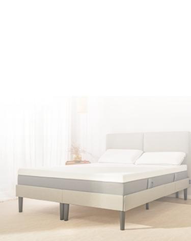 Family sleeping on Emma Mattress Family sleeping on Emma Mattress